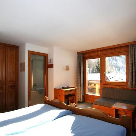 Hotel Garni Les Bouquetins Zinal Kültér fotó