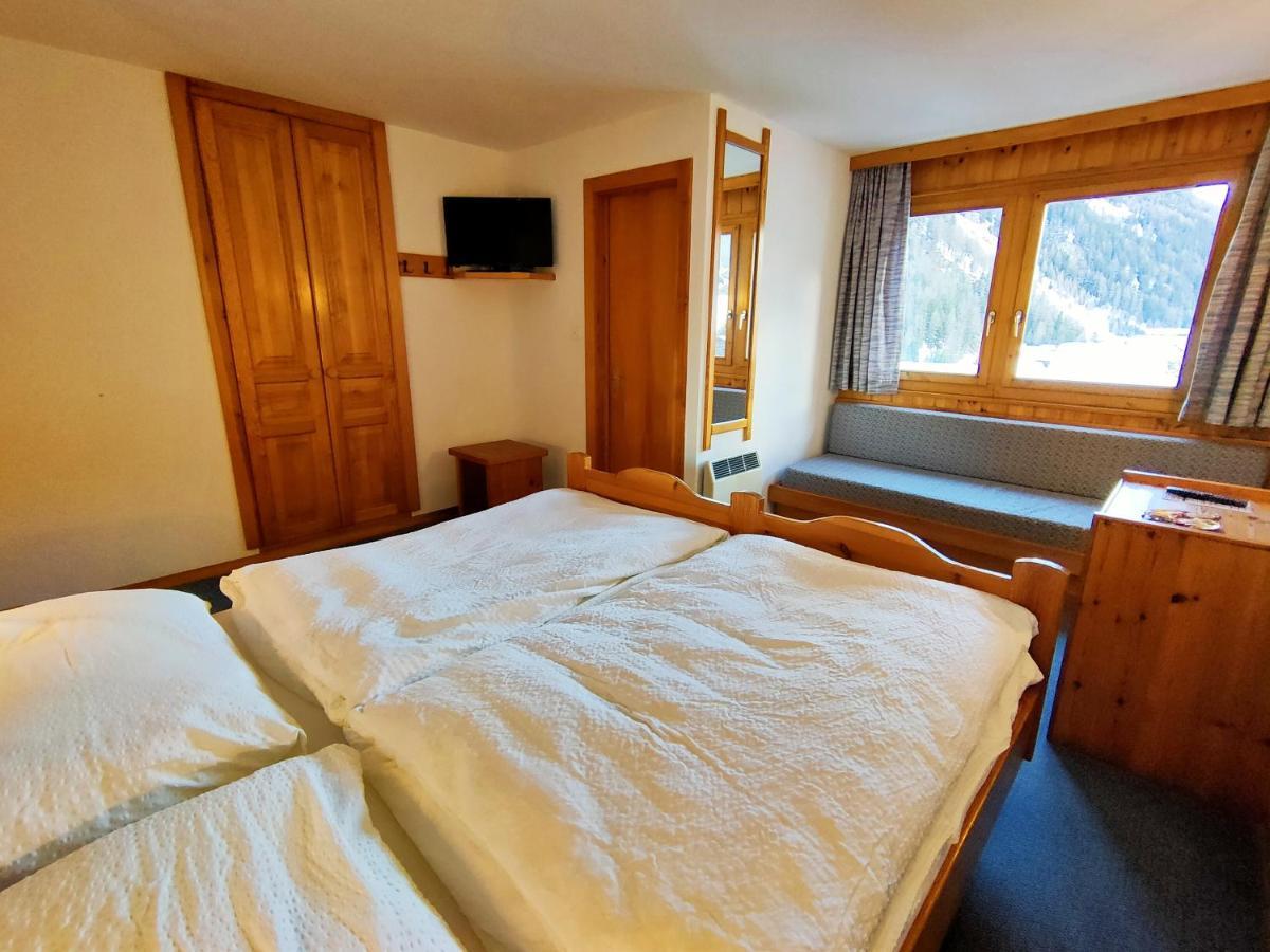 Hotel Garni Les Bouquetins Zinal Kültér fotó
